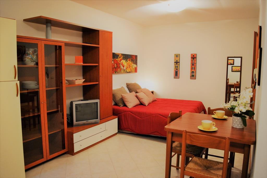 Appartamenti Del Borgo การ์ดา ภายนอก รูปภาพ